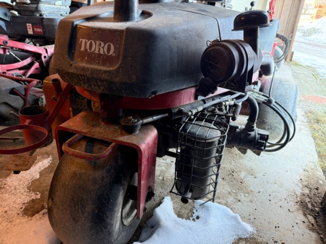 1405517-19 Riding Mower - Toro Greensmaster 3250D