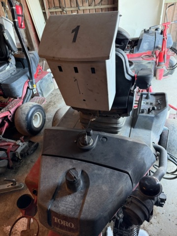 1405517-21 Riding Mower - Toro Greensmaster 3250D