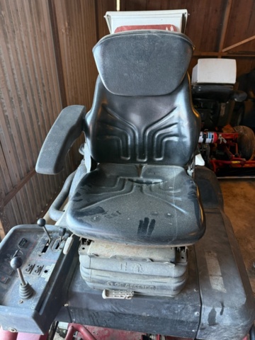 1405517-24 Riding Mower - Toro Greensmaster 3250D