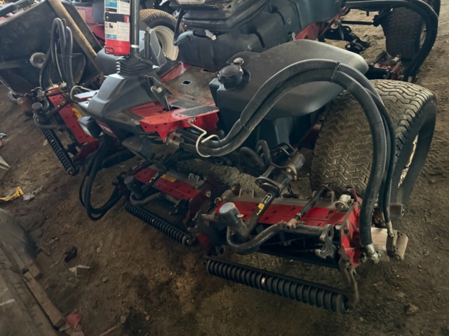 1405519-3 Riding Mower - Toro Reelmaster 5610