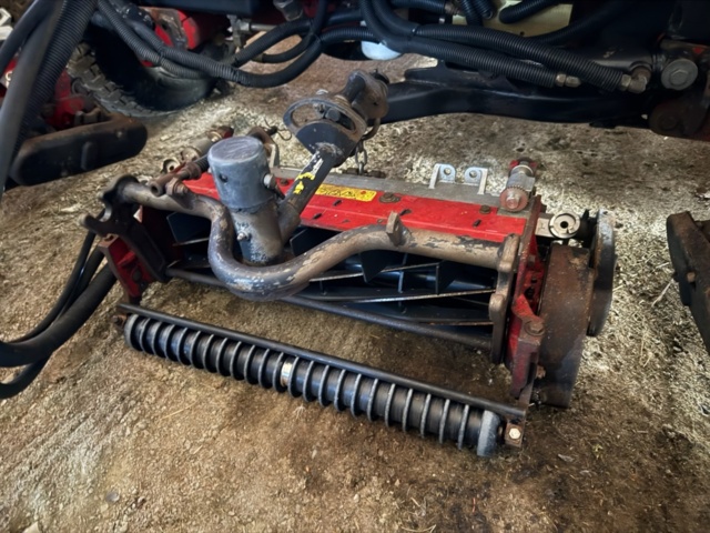 1405519-5 Riding Mower - Toro Reelmaster 5610