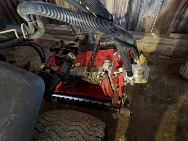 1405519-13 Riding Mower - Toro Reelmaster 5610