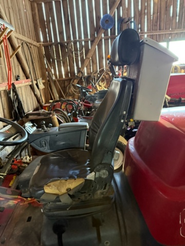 1405519-18 Riding Mower - Toro Reelmaster 5610