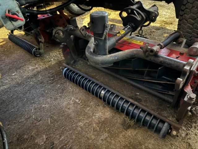 1405519-22 Riding Mower - Toro Reelmaster 5610