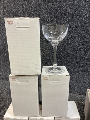 1483517-3 6 wine glasses & bowl, Kosta Boda