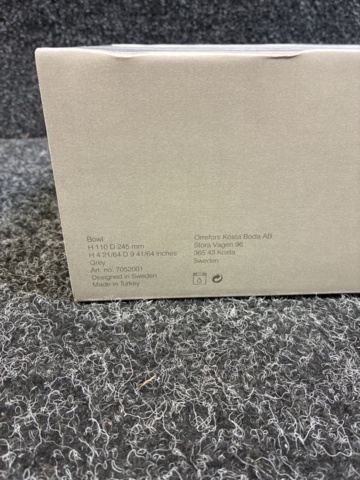 1483517-4 6 wine glasses & bowl, Kosta Boda