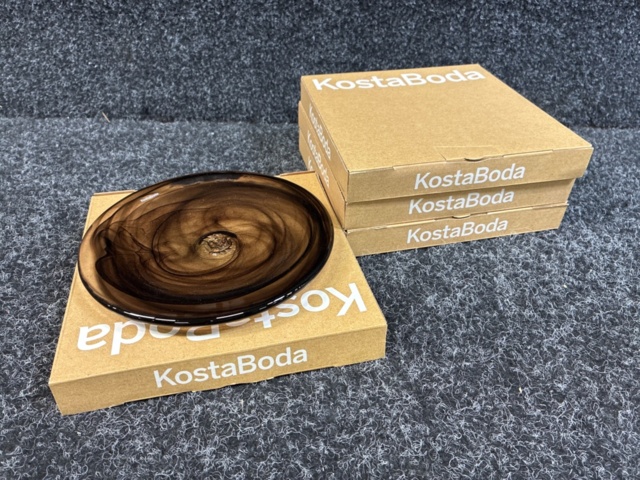 1483530-1 4 st Assietter, Kosta Boda