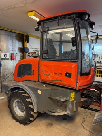 1405524-4 Hjullastare - Everun ER16