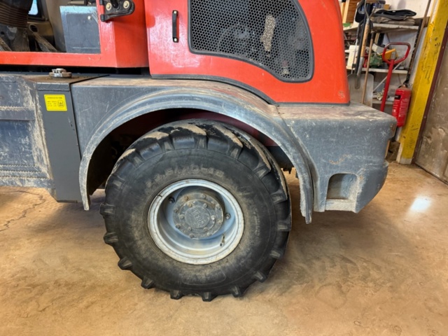 1405524-8 Hjullastare - Everun ER16