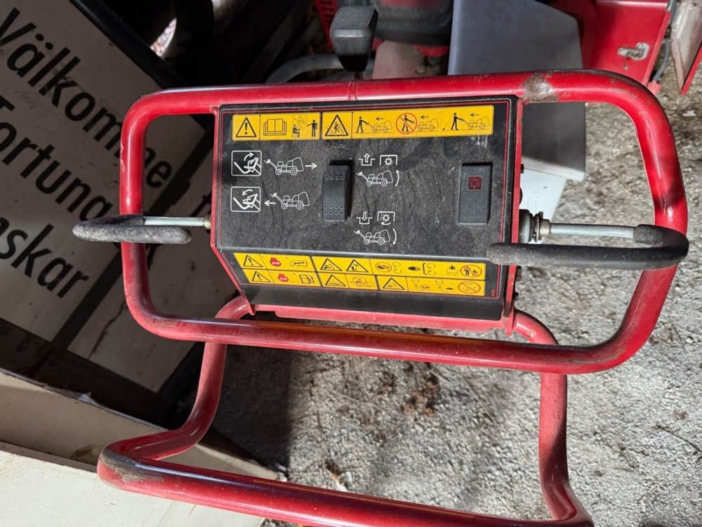 Gräsluftare - Toro ProCore 648 | PS Auction