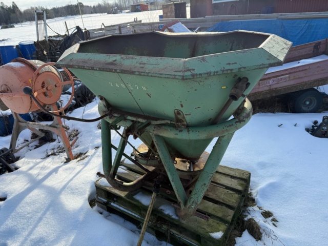 1405535-5 Gödselspridare