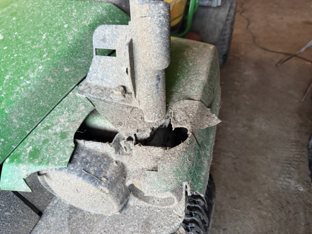 1405539-6 Transport Vehicles - John Deere 4x4 HPX Gator