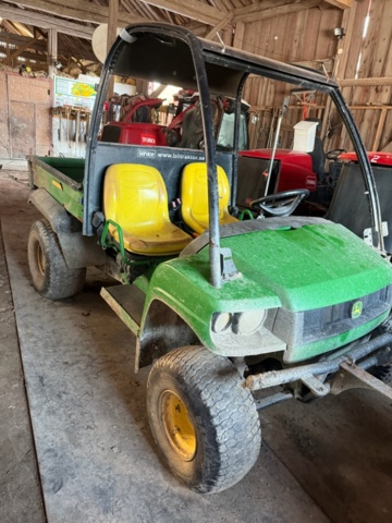 1405539-7 Transport Vehicles - John Deere 4x4 HPX Gator
