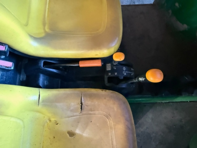 1405539-11 Transport Vehicles - John Deere 4x4 HPX Gator