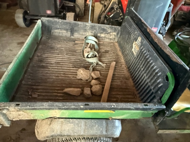 1405539-12 Transport Vehicles - John Deere 4x4 HPX Gator