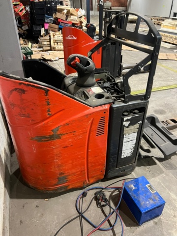 1483720-8 Low lift truck Linde T20 SP