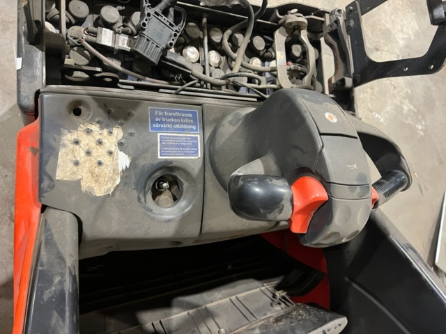 1483720-14 Low lift truck Linde T20 SP