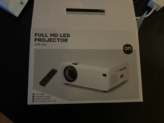 1405508-3 Projektor och projektorduk