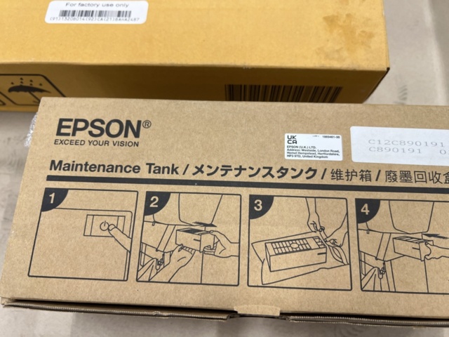 1483820-8 Assortment of four-tone plates