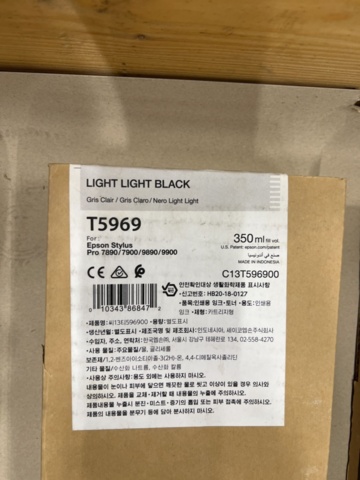 1483820-11 Assortment of four-tone plates