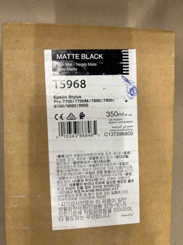 1483820-12 Assortment of four-tone plates