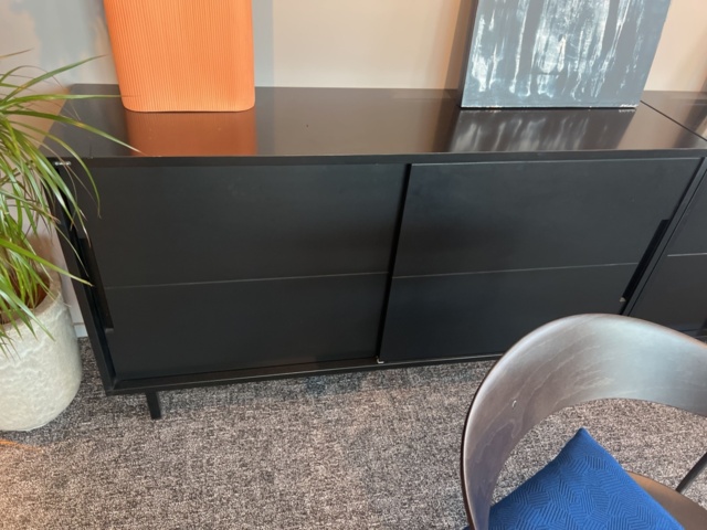 1469552-8 Kontorsinredning - Golvskåp, sidobänk, inredningsdetaljer, m.m.