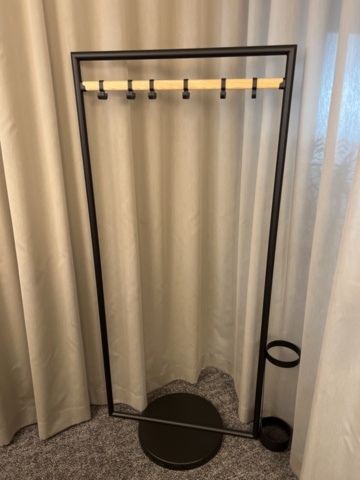 1469558-2 Office furniture - Conference tables, chairs, screens, etc.