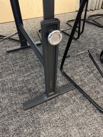 1469558-8 Office furniture - Conference tables, chairs, screens, etc.