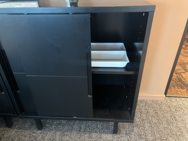 1469553-13 Kontorsinredning - Soffa, bord, golvlampa, m.m.