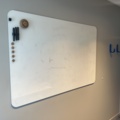 1469554-9 Kontorsinredning - Stolar, bord, lampa, whiteboard, m.m.