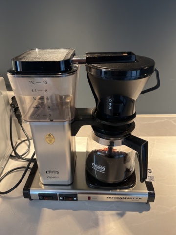 1469556-1 Kitchen accessories - Coffee maker, plates, glasses, etc.