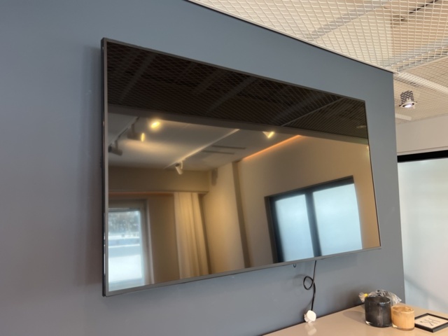 1469555-9 Kontorsinredning - Golvskåp, skärm, whiteboard, m.m.