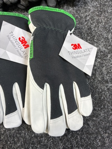 1485998-2 18 pcs Work gloves, size 8