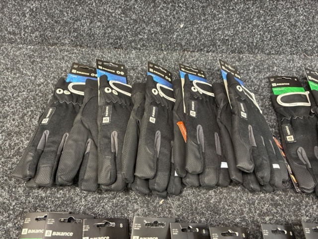 1485999-11 29 pcs Work gloves Balance, size 8