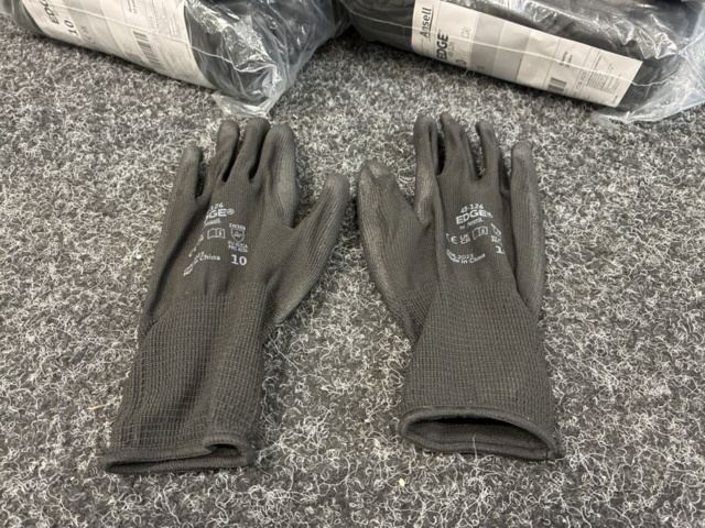 1486000-2 60 pcs Ansell work gloves, size 10