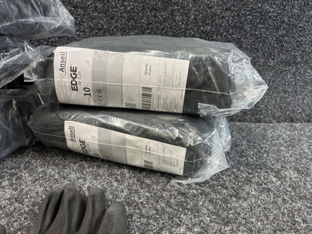 1486000-6 60 pcs Ansell work gloves, size 10