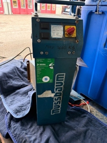 1411420-3 Scissor lift with accessories – Nussbaum Jumbo NT – 2010