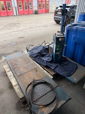 1411420-4 Scissor lift with accessories – Nussbaum Jumbo NT – 2010