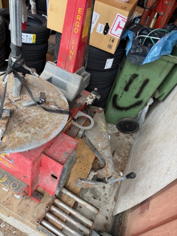 1411421-2 Tire machine – Mondolfo Ferro Aquila AS 933