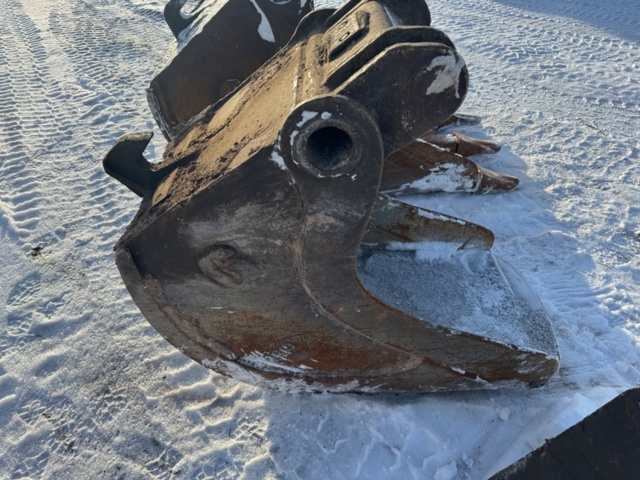 1472757-59 Grävmaskin Liugong 922 E -2013 + 1st tjälkrok 3st skopor