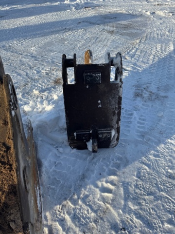 1472757-55 Grävmaskin Liugong 922 E -2013 + 1st tjälkrok 3st skopor