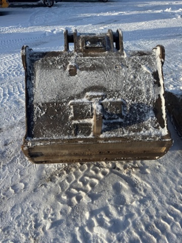 1472757-63 Grävmaskin Liugong 922 E -2013 + 1st tjälkrok 3st skopor