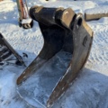 1472757-54 Grävmaskin Liugong 922 E -2013 + 1st tjälkrok 3st skopor