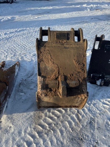 1472757-58 Grävmaskin Liugong 922 E -2013 + 1st tjälkrok 3st skopor