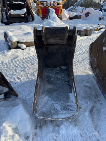1472757-56 Grävmaskin Liugong 922 E -2013 + 1st tjälkrok 3st skopor