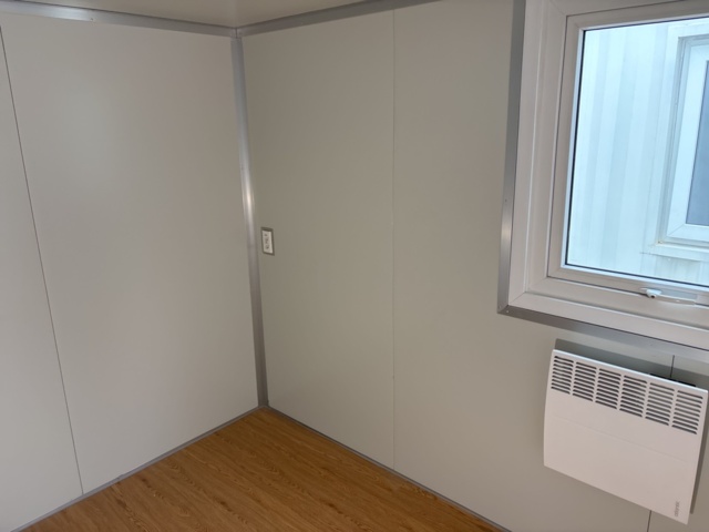 1486151-8 Boendecontainer – 40’ HC med 2 studiolägenheter (oanvänd)