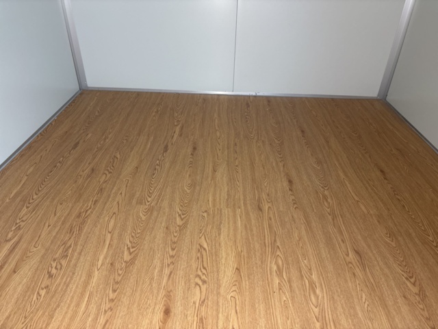 1486151-12 Boendecontainer – 40’ HC med 2 studiolägenheter (oanvänd)