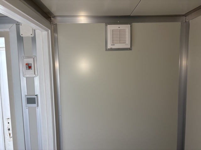 1486151-20 Boendecontainer – 40’ HC med 2 studiolägenheter (oanvänd)