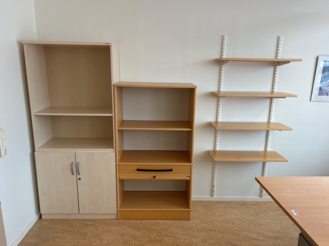 1457463-3 Lot of office furniture - electric desks, bureaus and partitions