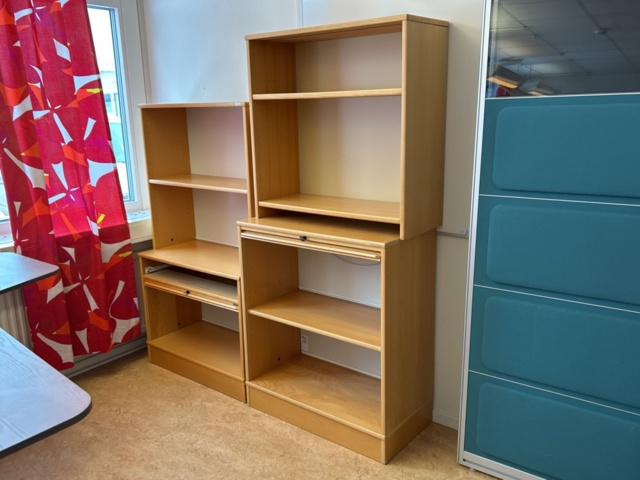 1457463-10 Lot of office furniture - electric desks, bureaus and partitions